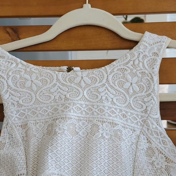 ava & kelly cream dress - Picture 2 of 4